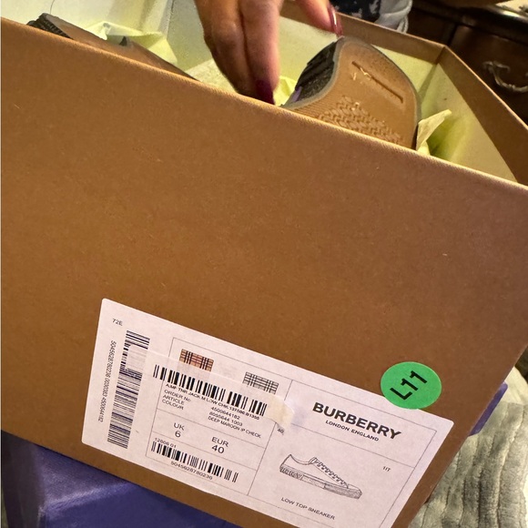 BURBERRY plaid sneakers - Picture 4 of 4